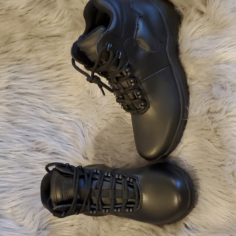 Boots - Picture 2 of 8